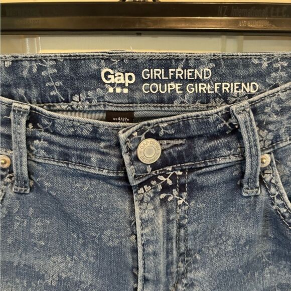 Gap Girlfriend Coupe Jeans with White Floral Print size 4 - Picture 6 of 7